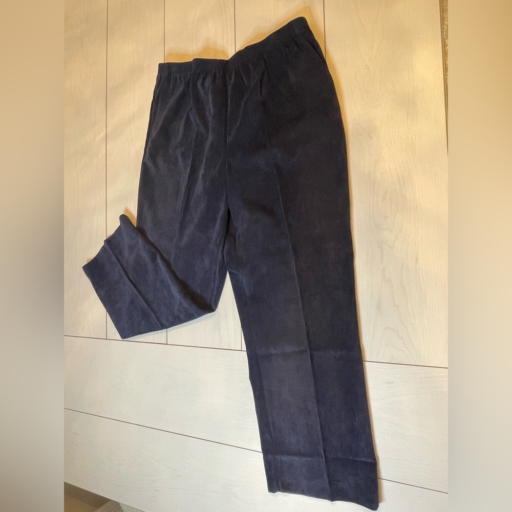 Alfred Dunner, classic fit  pant, size 16.